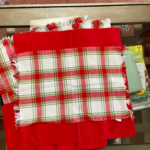 Pier 1 Christmas Placemats Napkin & Towel Set-SOLD - Picture 12 of 16